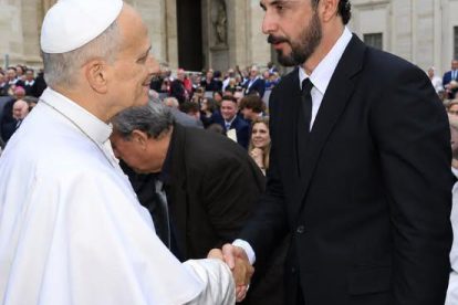El papa León XIV y el gobernador Juan Pablo Velasco