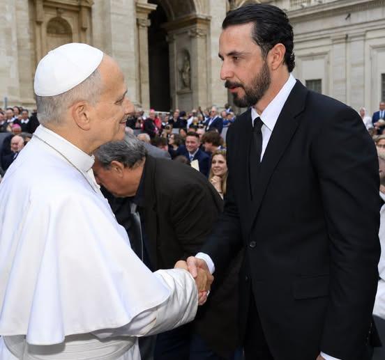 El papa León XIV y el gobernador Juan Pablo Velasco