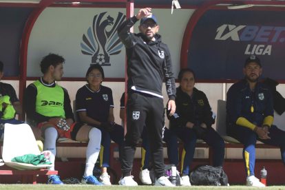 División Profesional 2026, Entrenador Walter Flores, Club ABB