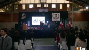 Vista general del coliseo del Colegio Anglo Americano en el inicio del evento diplomático