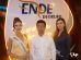 El Gerente General de ENDE DEORURO junto a Miss Bolivia Universo 2026, Valeria Mena, y la azafata del estand