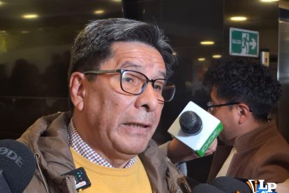 El diputado Porcel en conferencia de prensa