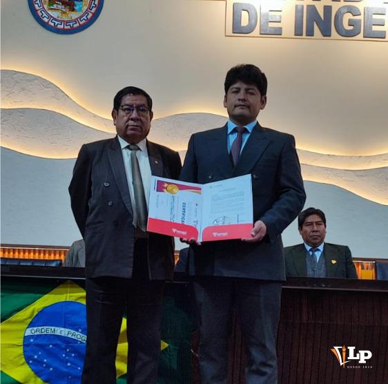 El Director General Ejecutivo del Servicio Nacional de Propiedad Intelectual (Senapi), Abg. Andrés Gonzalo Gutiérrez Ayoroa, junto al Vicerrector de la UTO, Dr. Raúl Guzmán Candia.