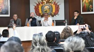 Reunión de autoridades del Gobierno y el magisterio urbano nacional.